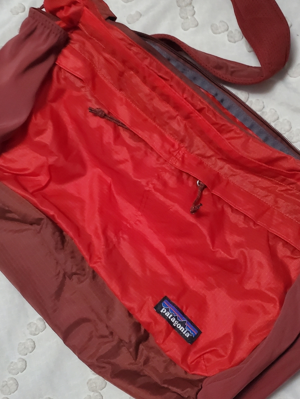 Patagonia Red & Wine Patagonia® Worn WearLightweight Travel Courier - Picture 5 of 6